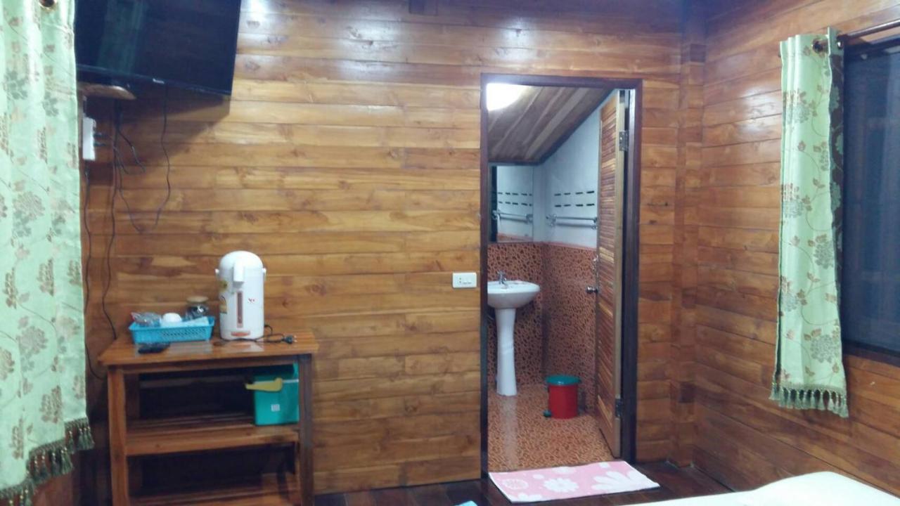 Hotel Baan Kaset Bandit à Khao Kho Extérieur photo